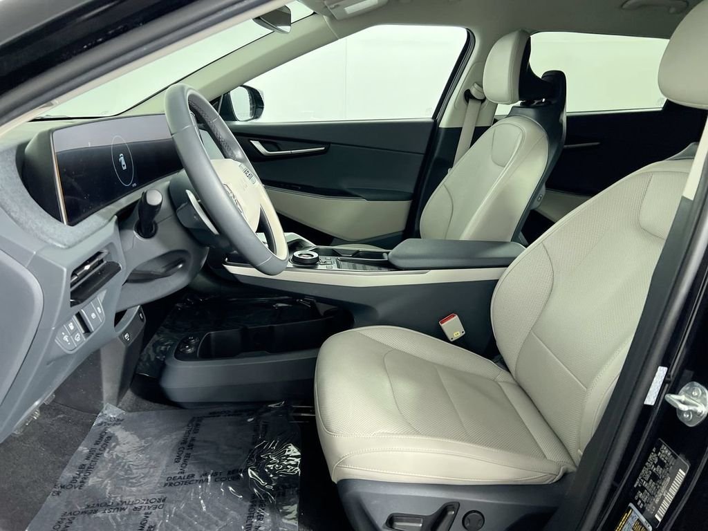 Certified Used 2024 Black Kia Wind image 8