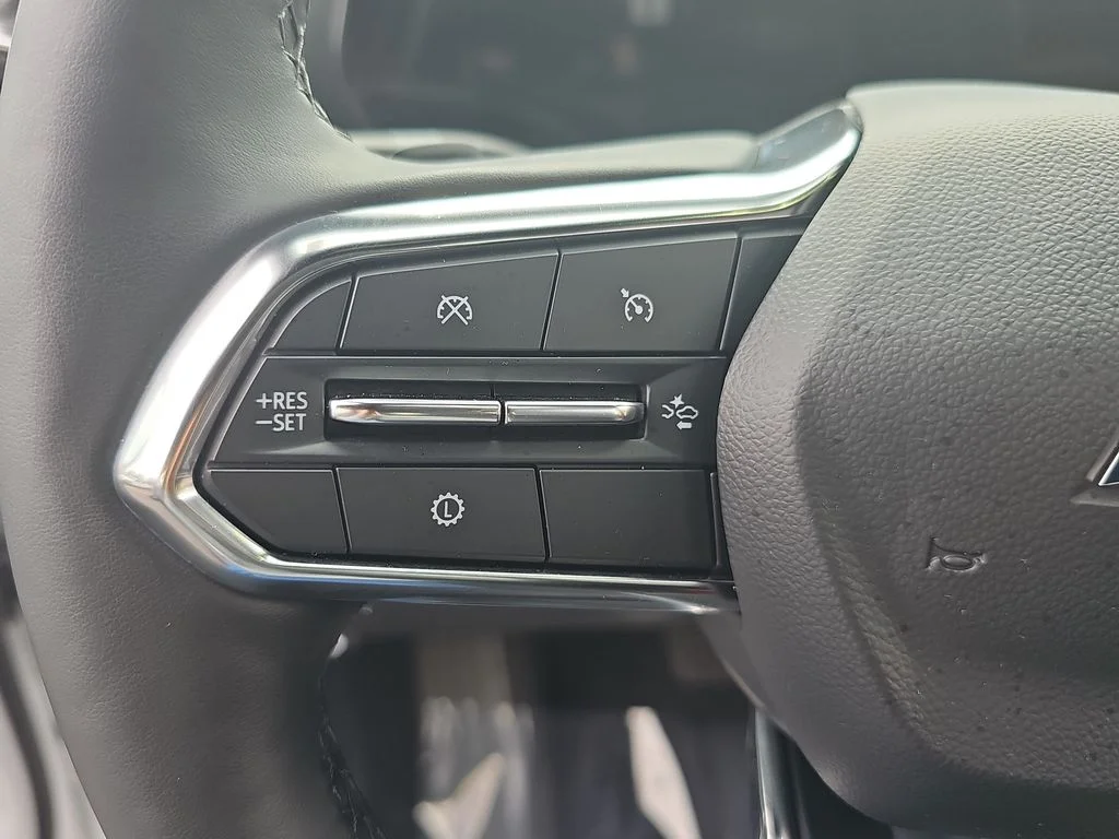 Used 2025 White Chevrolet LT image 16