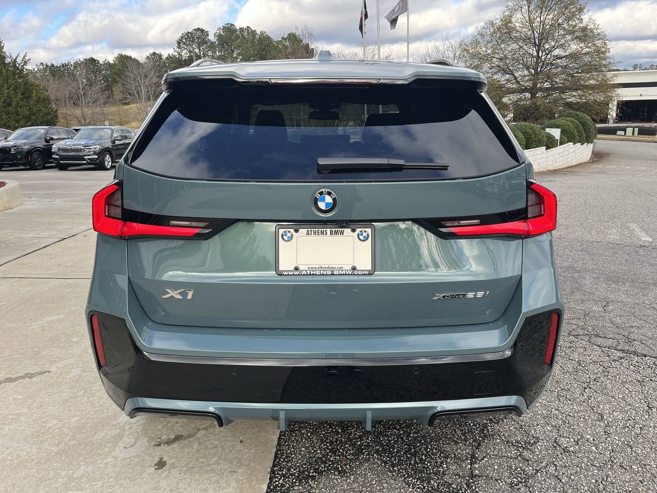 Used 2026 Cape York Green Metallic BMW xDrive28i image 12