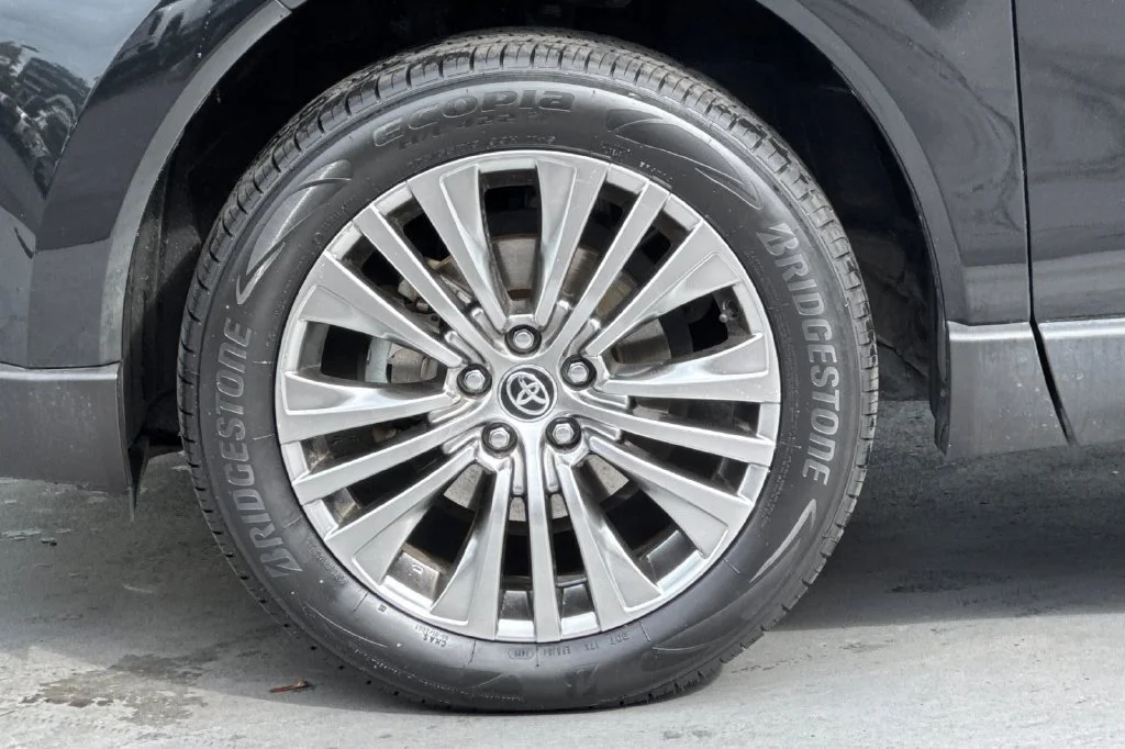 2022 Toyota Venza Limited - Photo 26