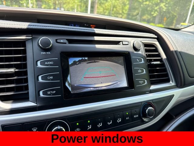 Used 2019 Shoreline Mist Toyota LE image 18