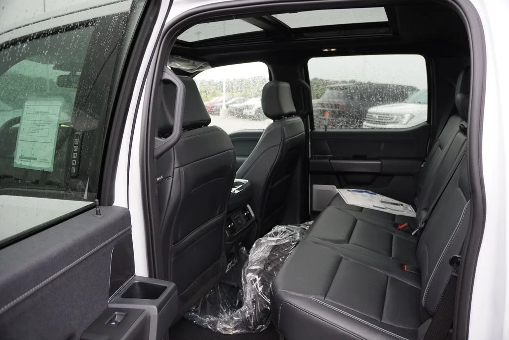 New 2026 Oxford White Ford Lariat image 12