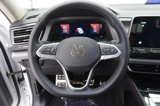 New 2026 Opal White Pearl Volkswagen 2.0T Peak Edition image 27