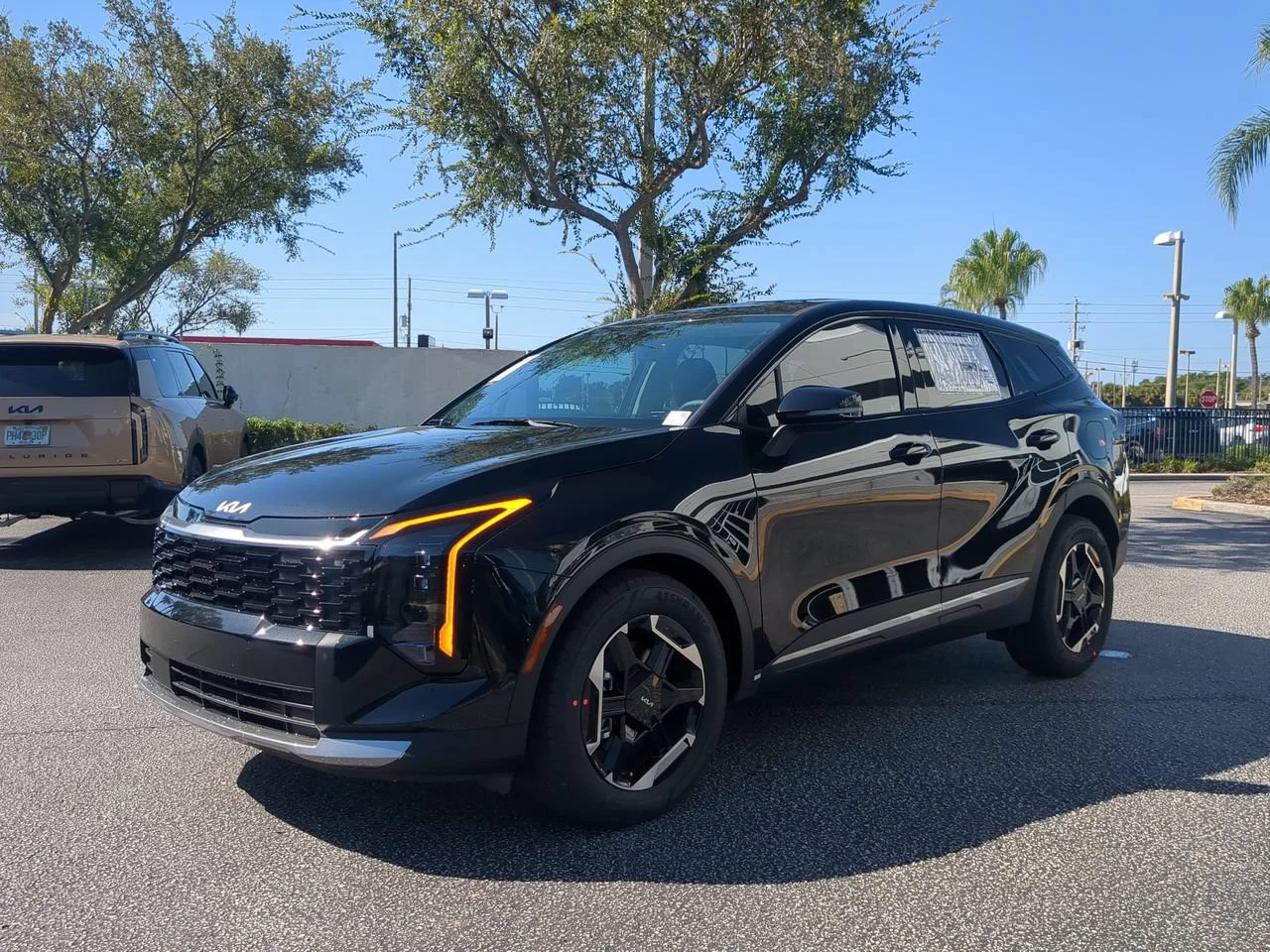 New 2027 Fusion Black Kia S image 4