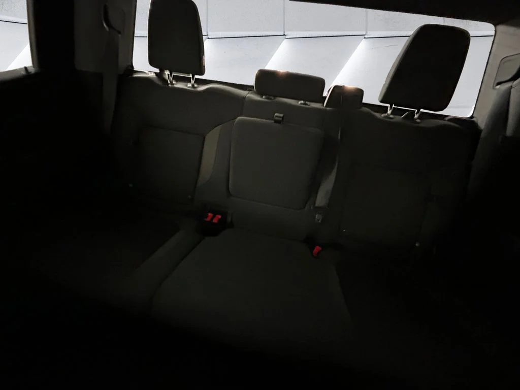 Used 2020 Blue GMC Elevation image 18