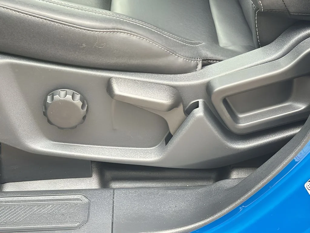 New 2026 Velocity Blue Metallic Ford Badlands image 27