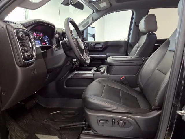 Used 2019 BLACK Chevrolet LTZ image 9