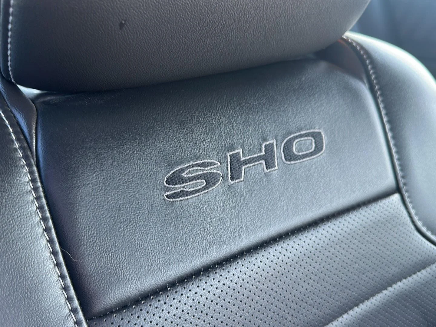 Used 2016 Magnetic FORD SEDAN image 15