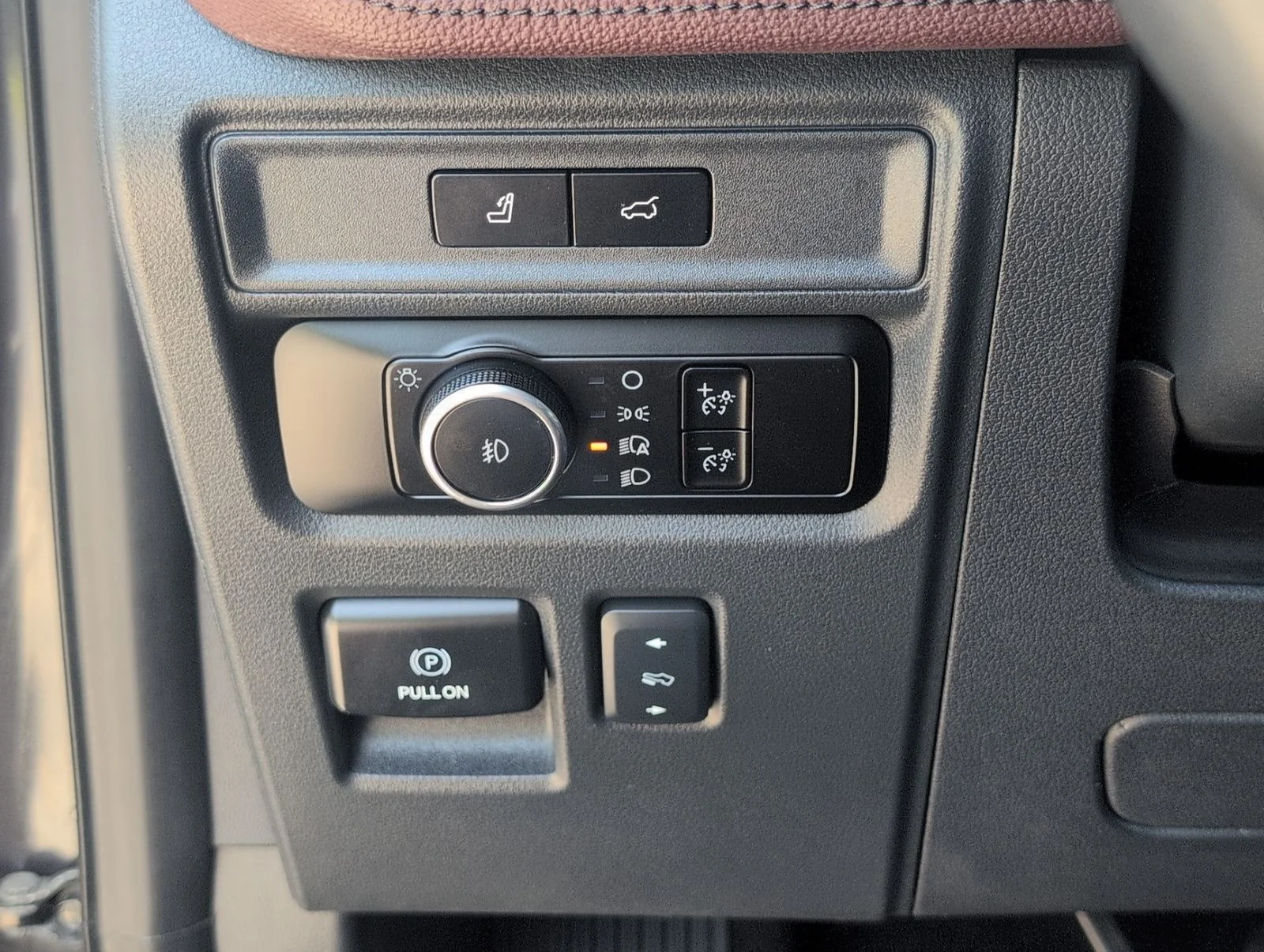 Used 2024 Gray Ford Limited image 27