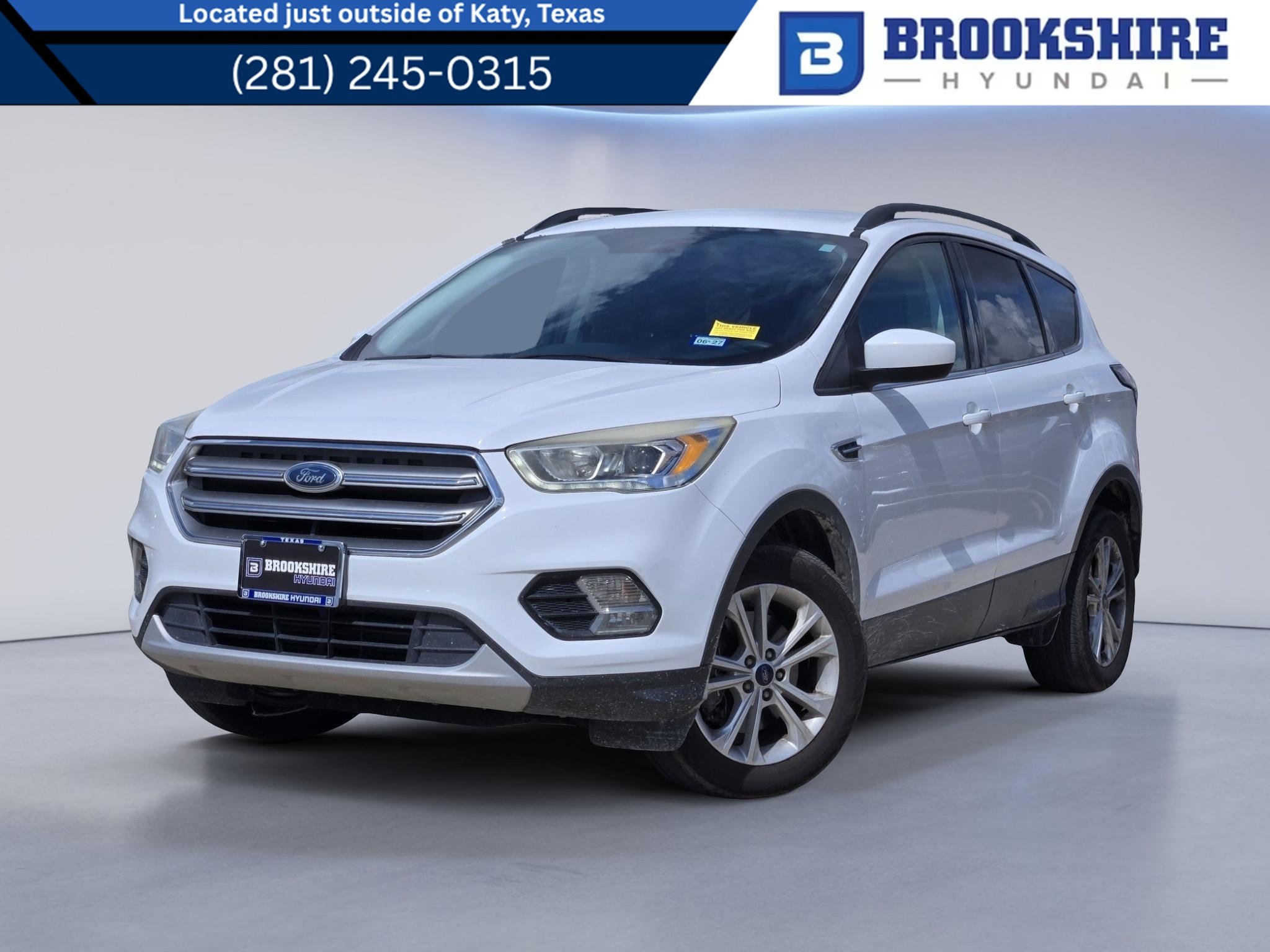 Used 2017 Oxford White Ford SE image 1