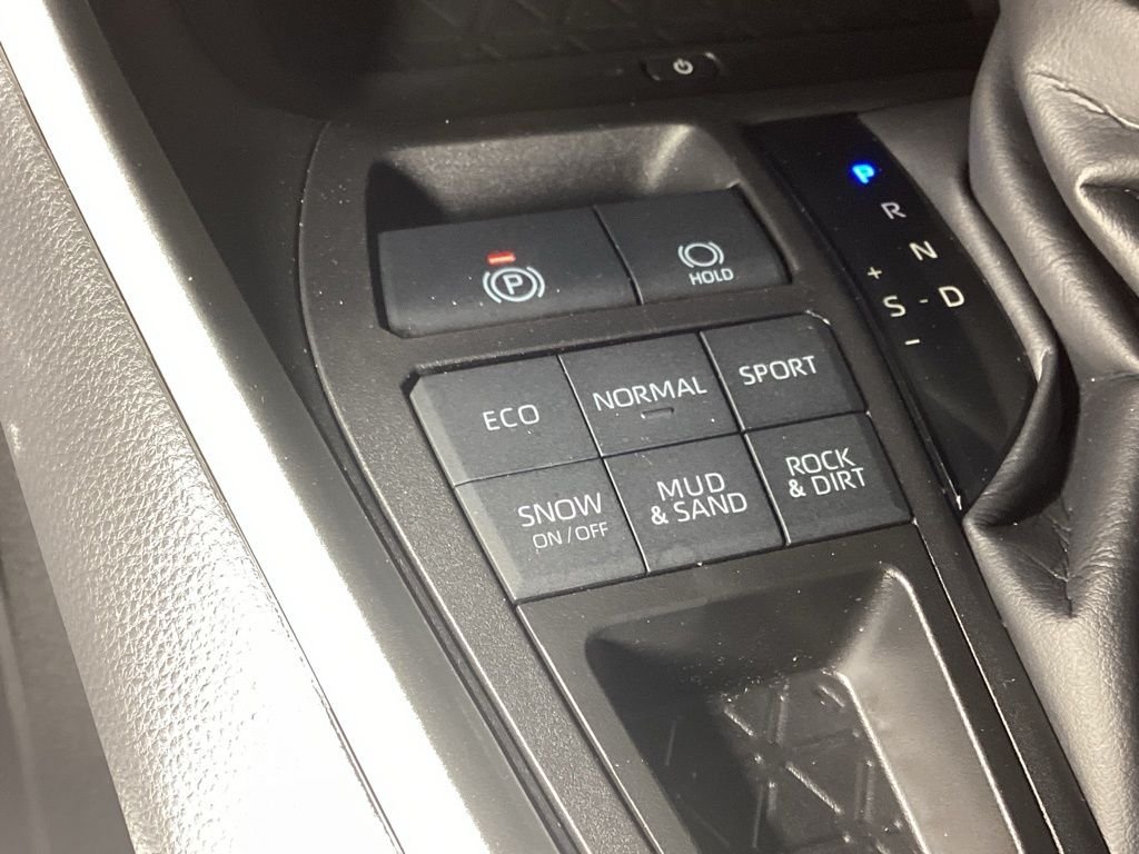 Used 2024 Black Toyota XLE Premium image 21