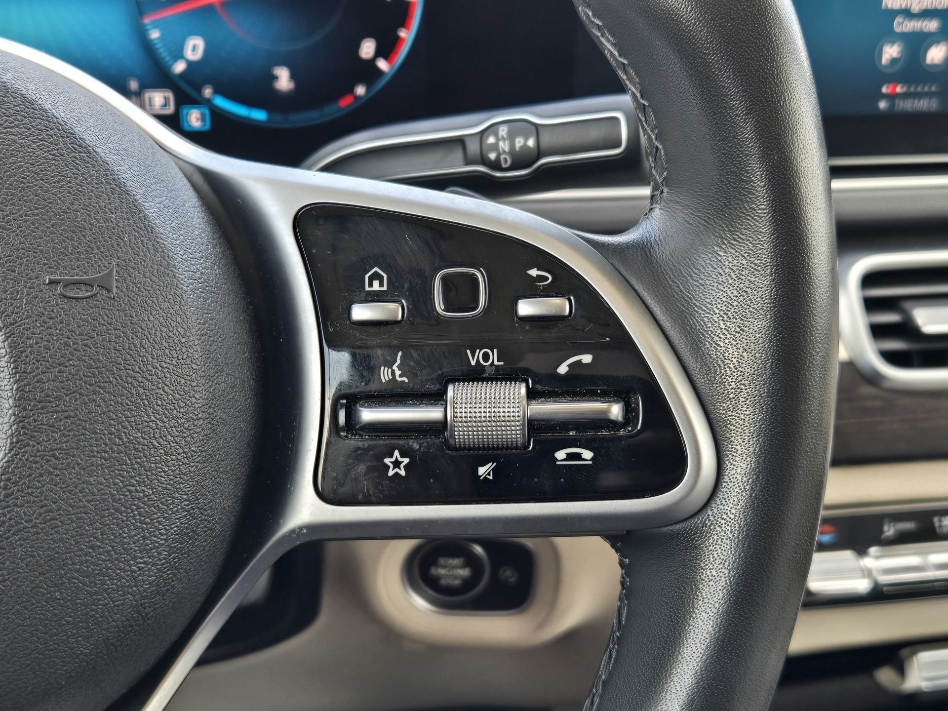 Used 2020 Black Mercedes-Benz GLE 350 image 29