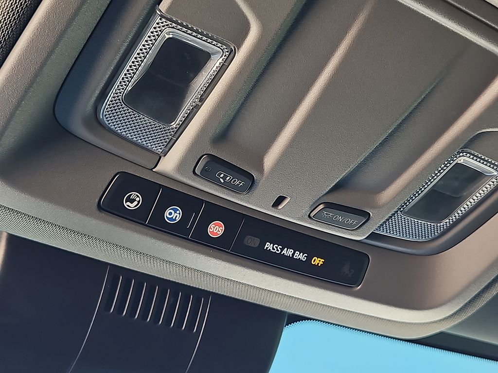 Used 2023 Blue Chevrolet Custom image 20