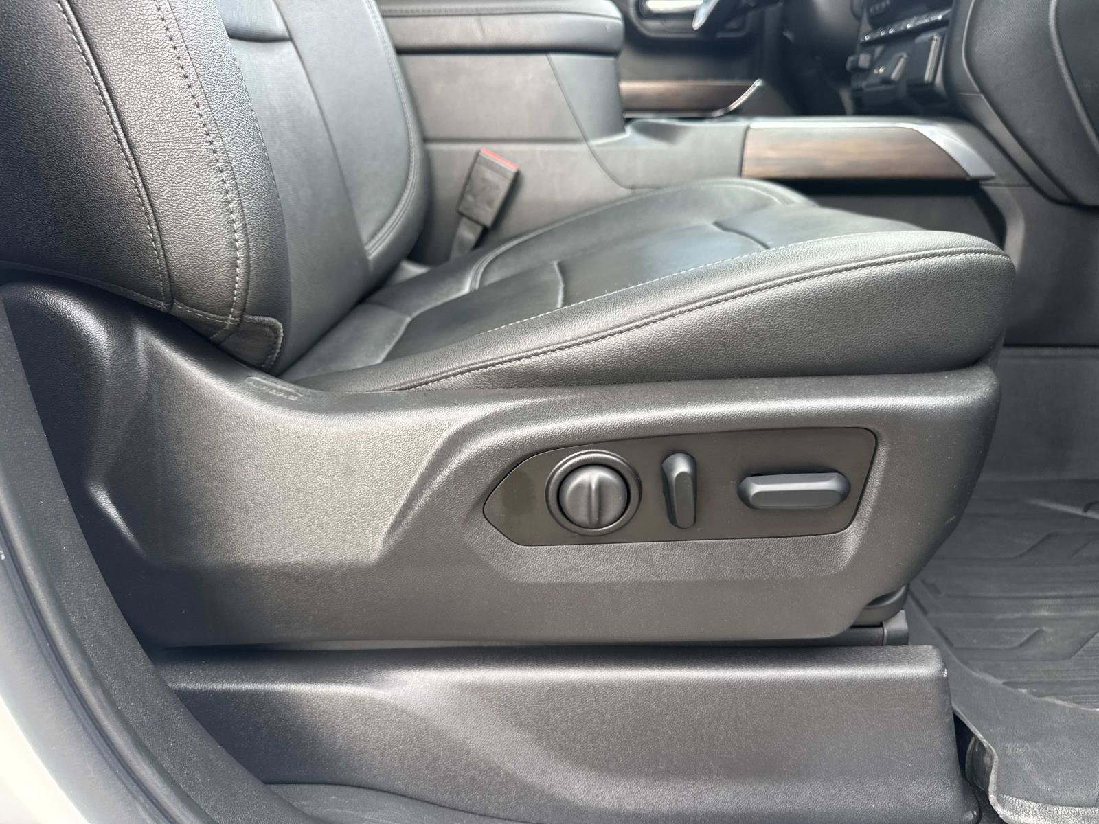 Used 2021 White GMC SLT image 13