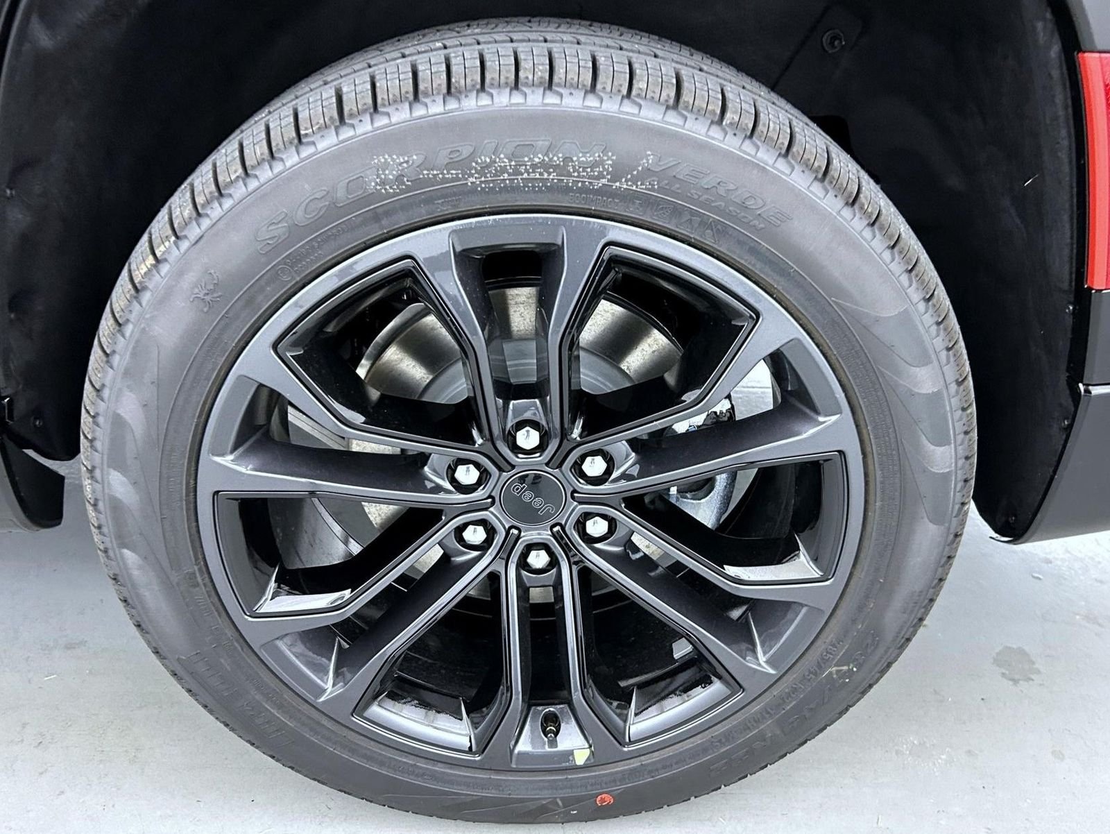New 2026 High Gloss Black Exterior Paint Jeep Summit Obsidian image 26