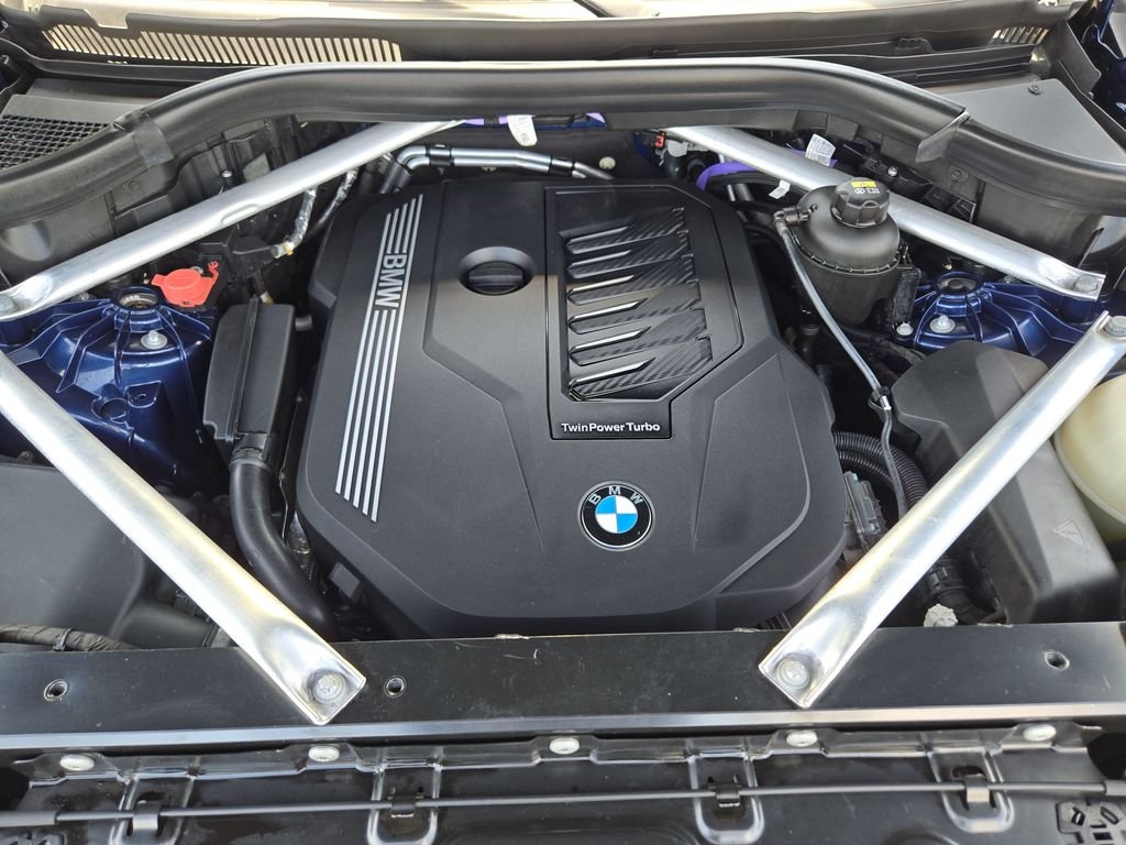 Used 2021 Blue BMW xDrive40i image 32