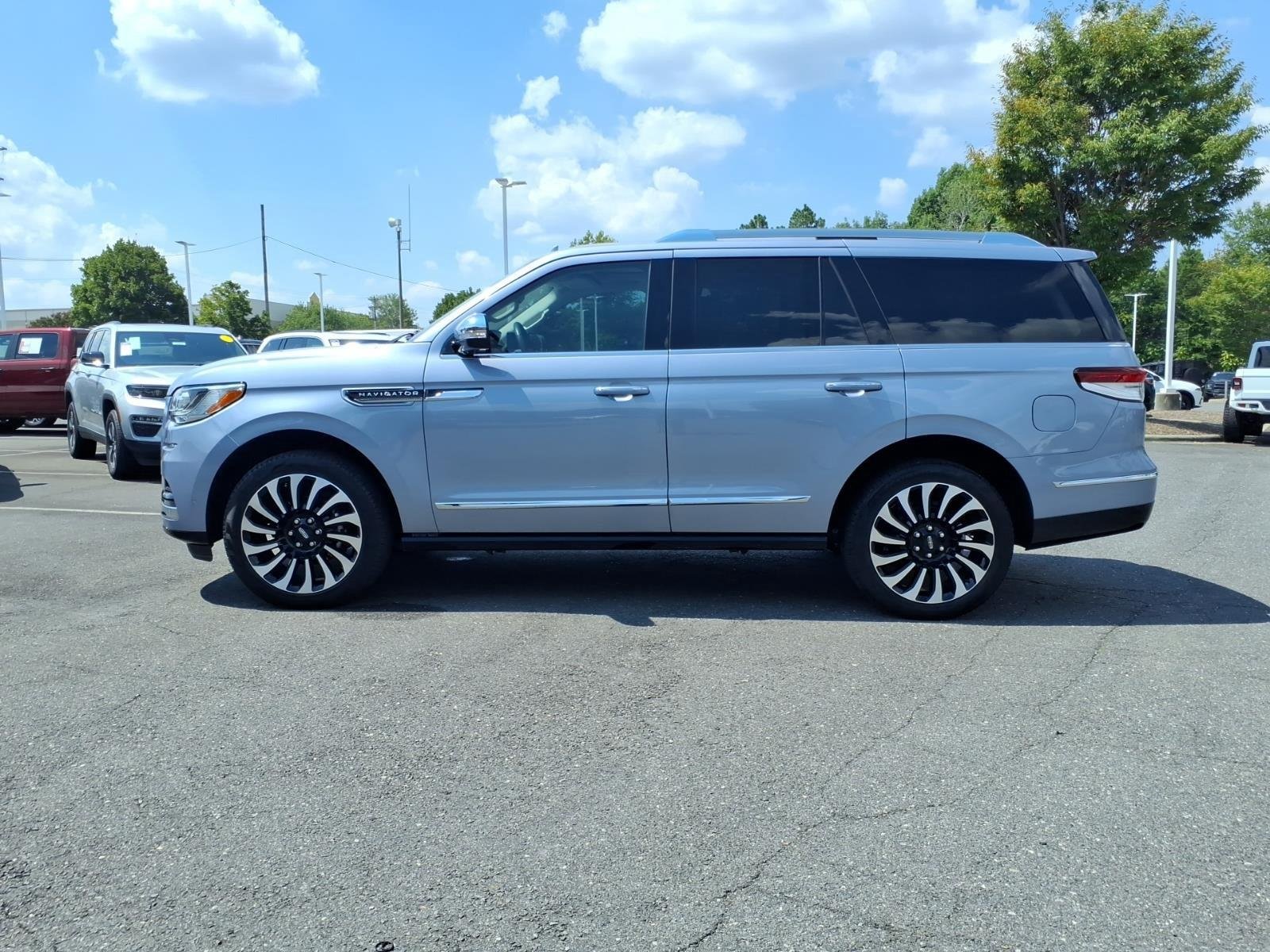 Used 2023 Chroma Crystal Blue Metallic Premium Colorant Lincoln Black Label image 3