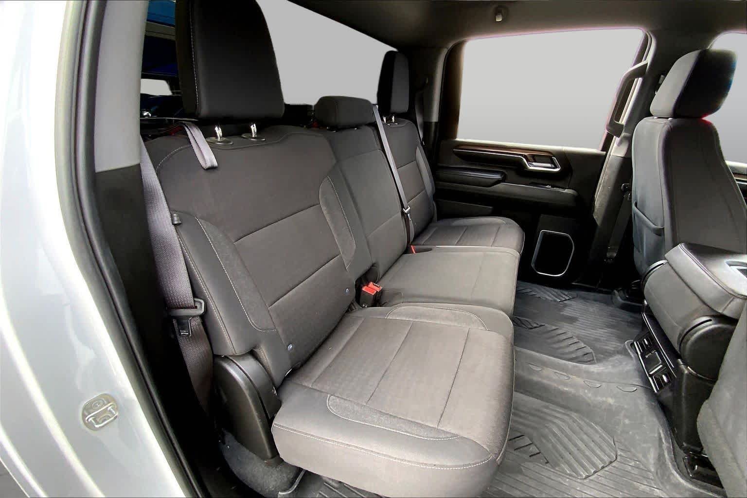 Used 2024 Summit White Chevrolet LT image 20