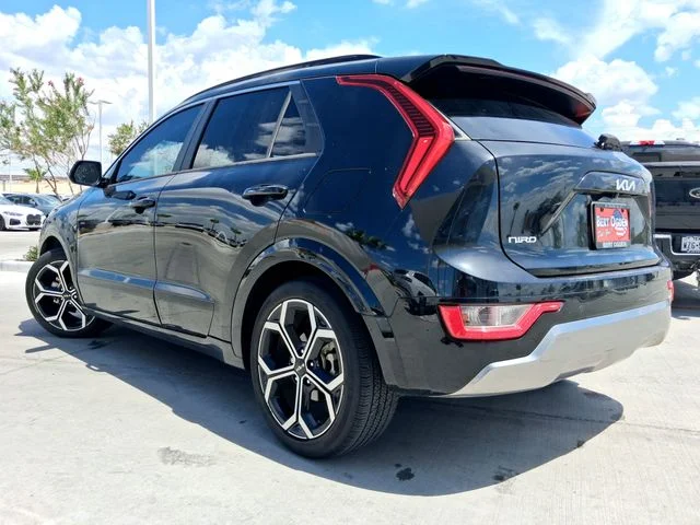 Used 2023 Black Kia EX Touring image 5