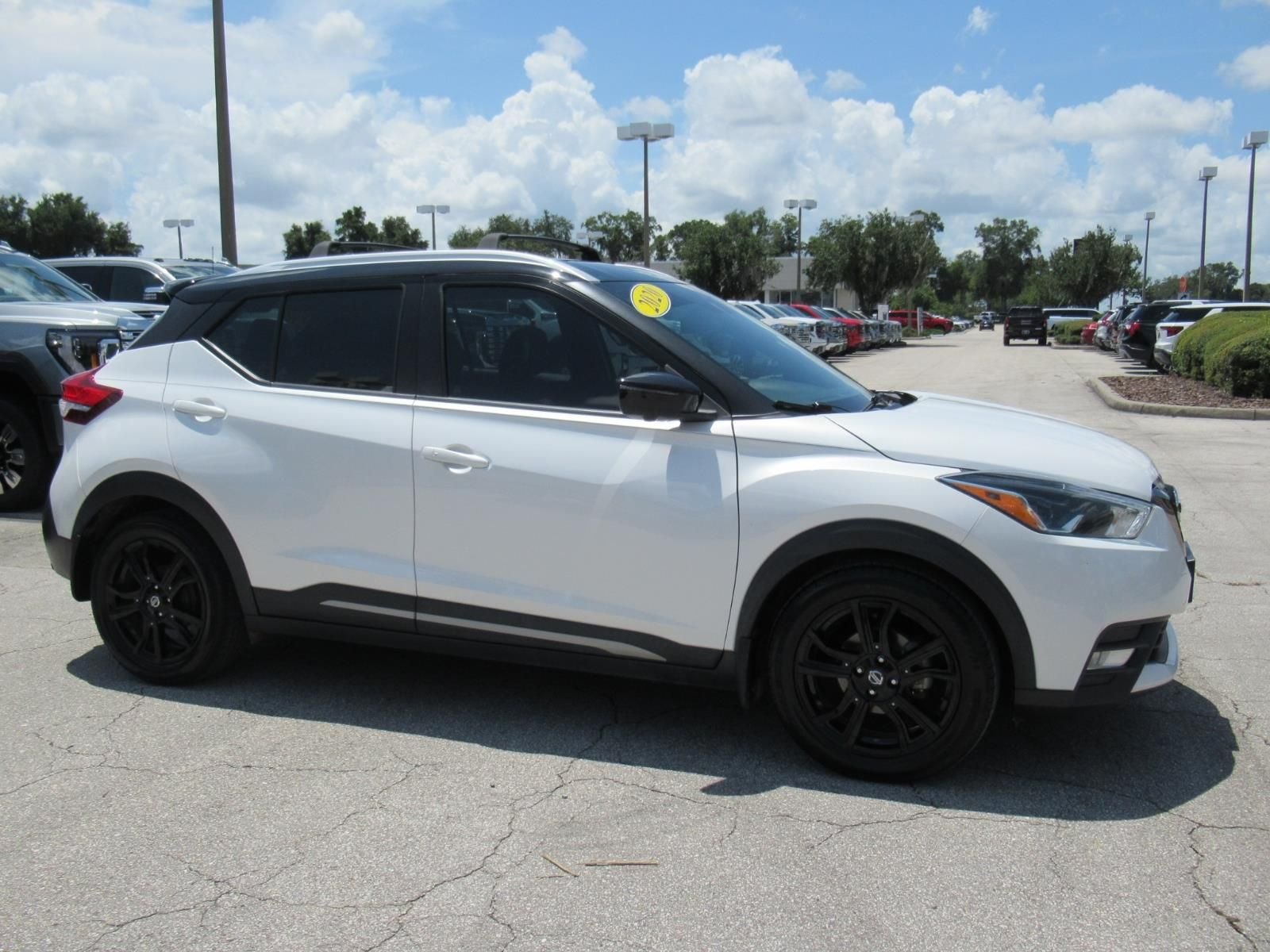 Used 2020 White Nissan SR image 2