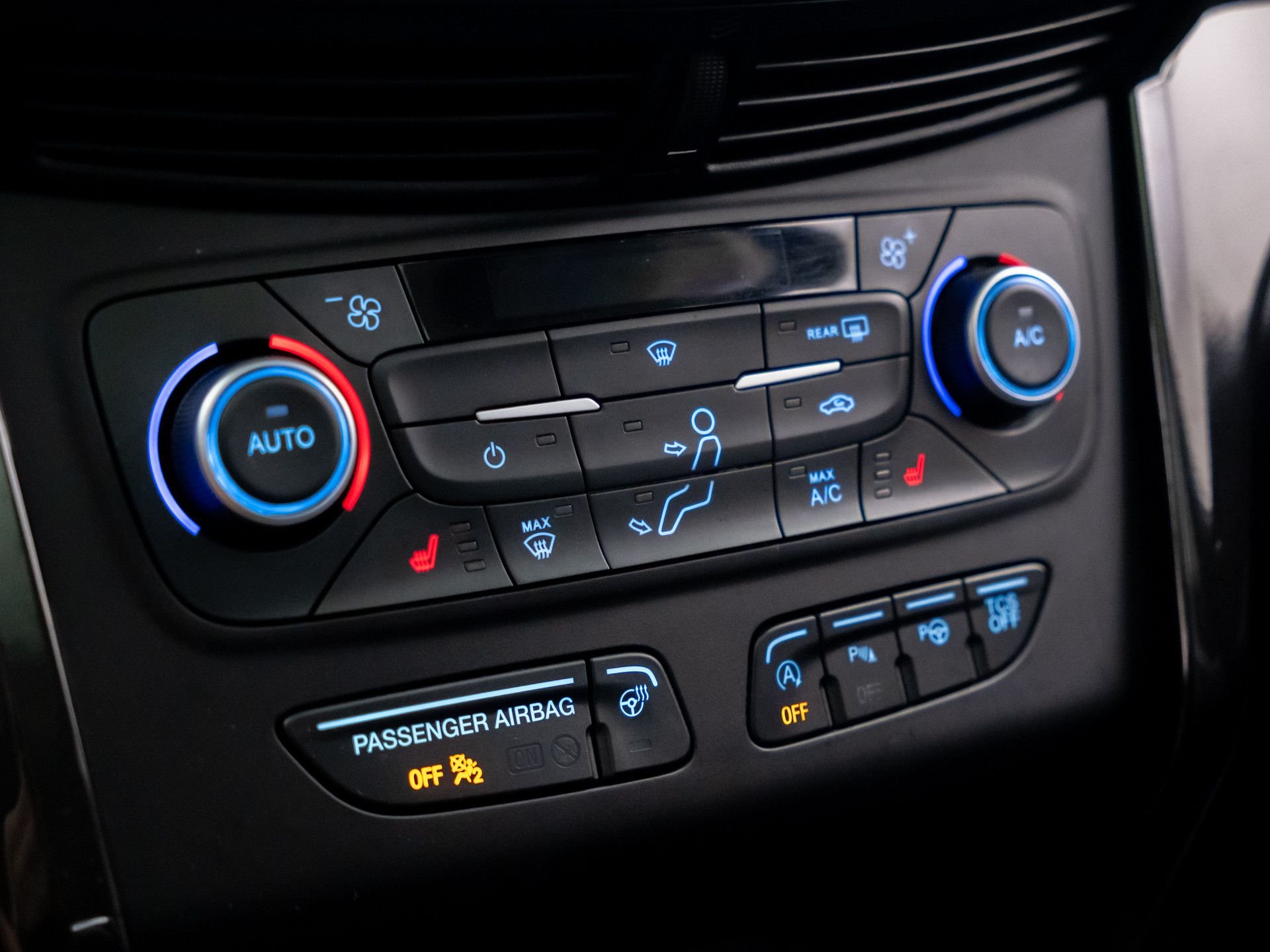 Used 2018 Blue Ford Titanium image 26