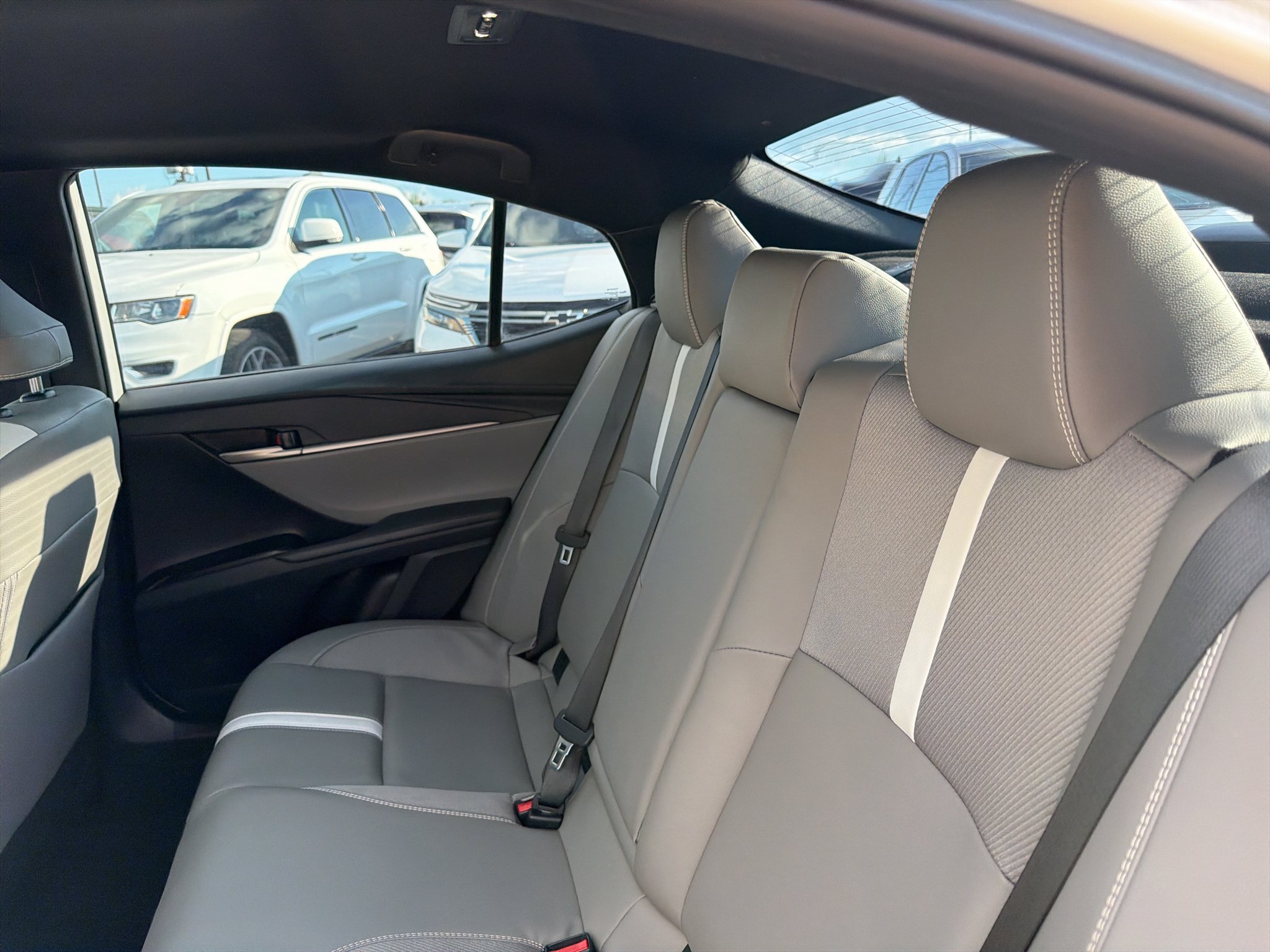 Used 2025 Ice Cap Toyota SE image 26