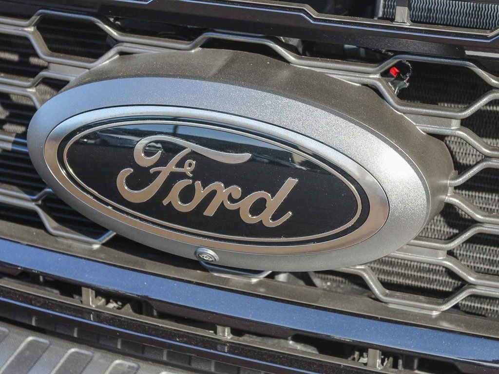 New 2026 Oxford White Ford XLT image 5