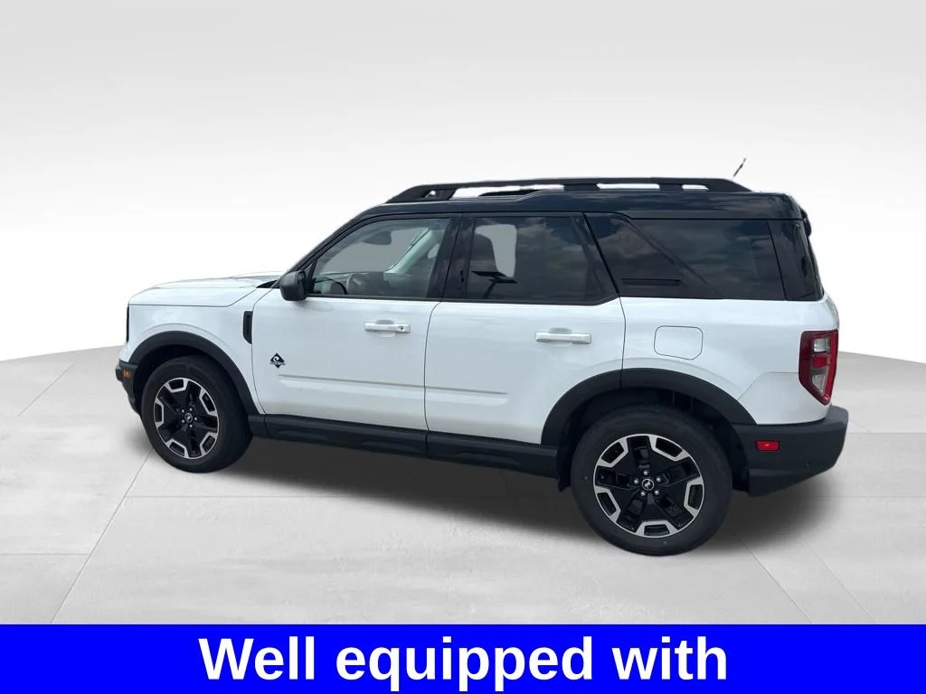 Used 2022 White Ford Outer Banks image 3