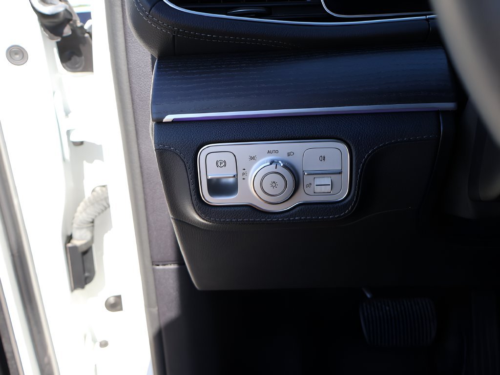 Used 2020 Polar White Mercedes-Benz GLE 350 image 37