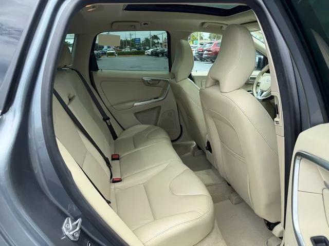 Used 2016 Gray Volvo T6 image 18