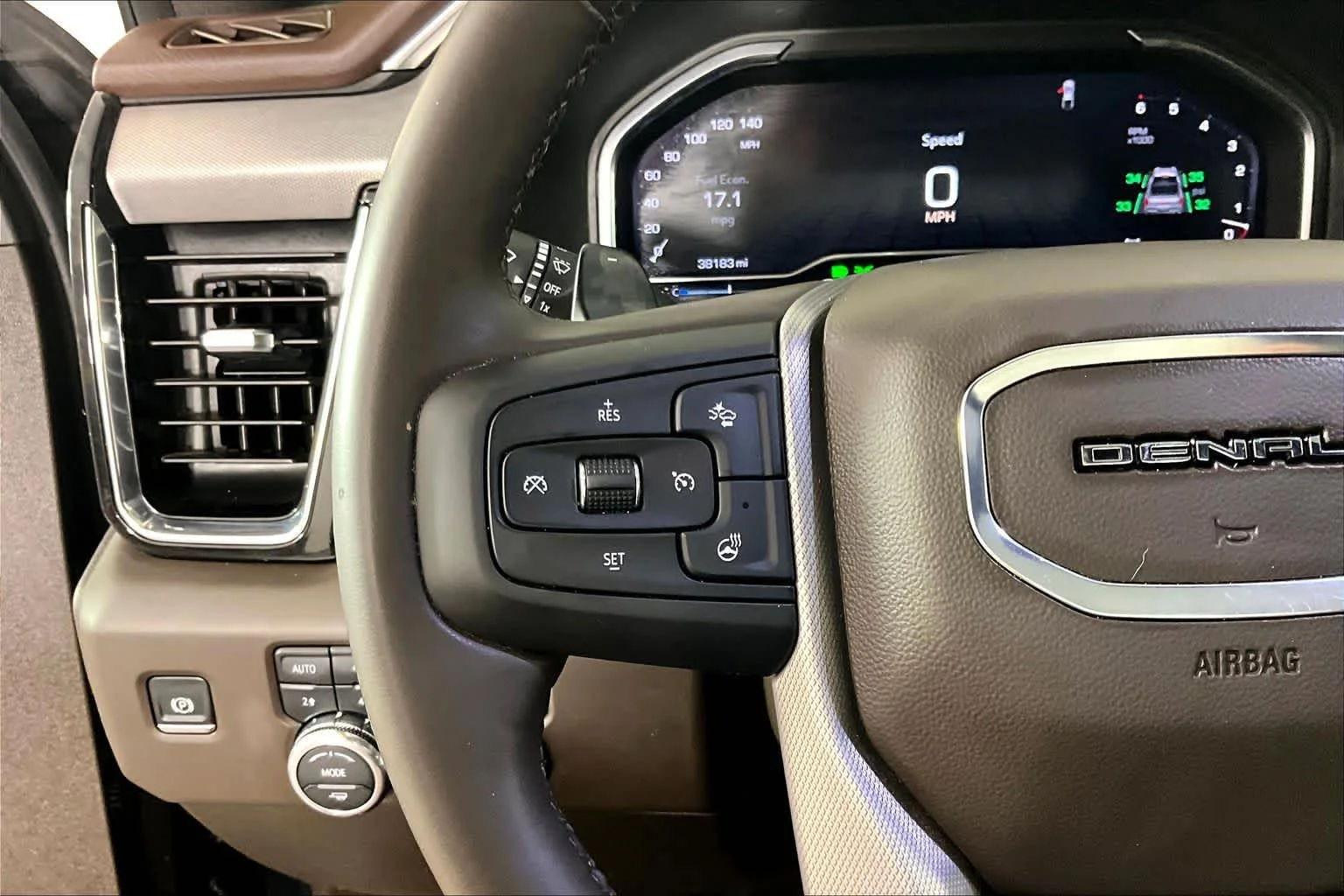 Used 2025 Onyx Black GMC Denali image 23