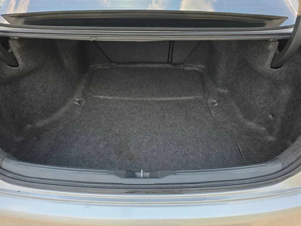 Used 2008 Silver Acura Base image 7