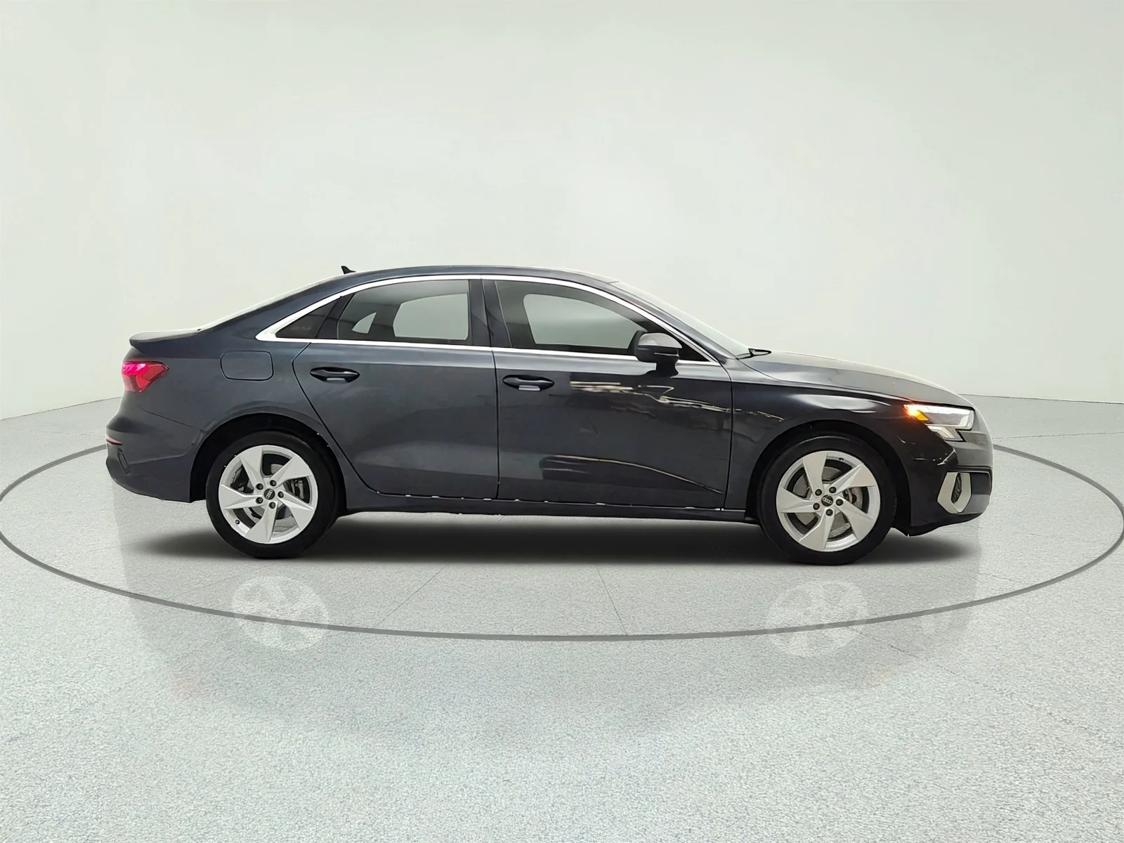 Used 2023 Manhattan Gray Metallic Audi Premium image 4