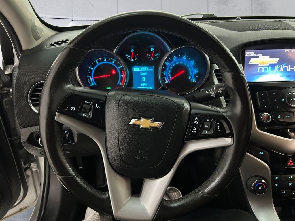 Used 2015 Silver Chevrolet 2LT image 9