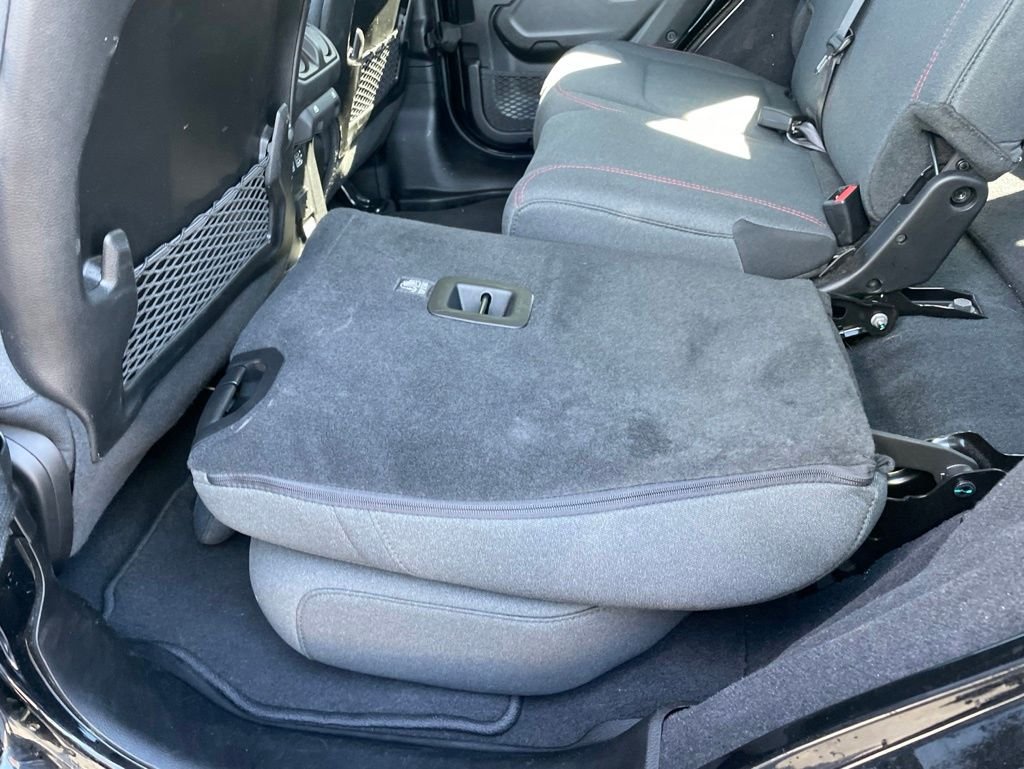 Used 2025 Black Jeep Rubicon image 32
