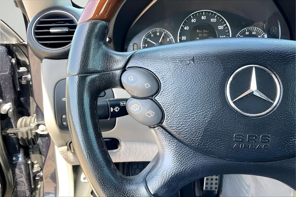 Used 2009 Blue Mercedes-Benz CLK 550 image 8