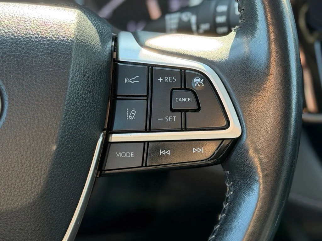 Used 2022 Beige Toyota XLE image 18