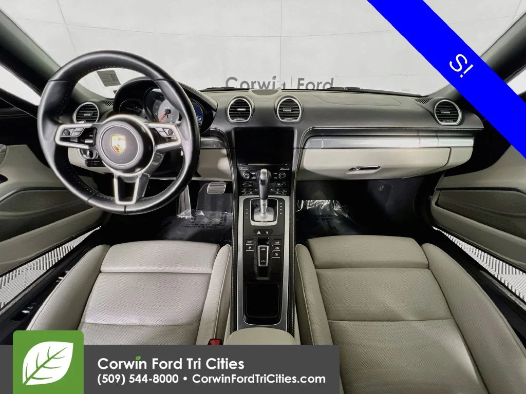 Used 2019  Porsche  image 6