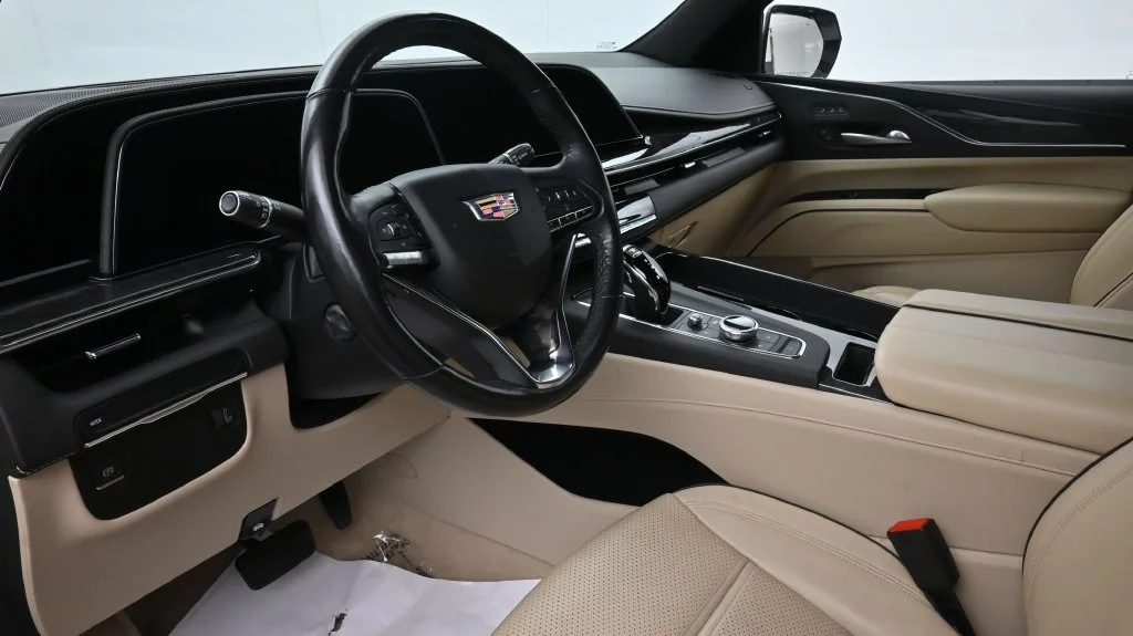 Used 2023 White Cadillac Premium Luxury image 7