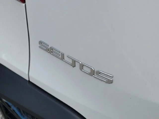 2024 Kia Seltos EX - Photo 6