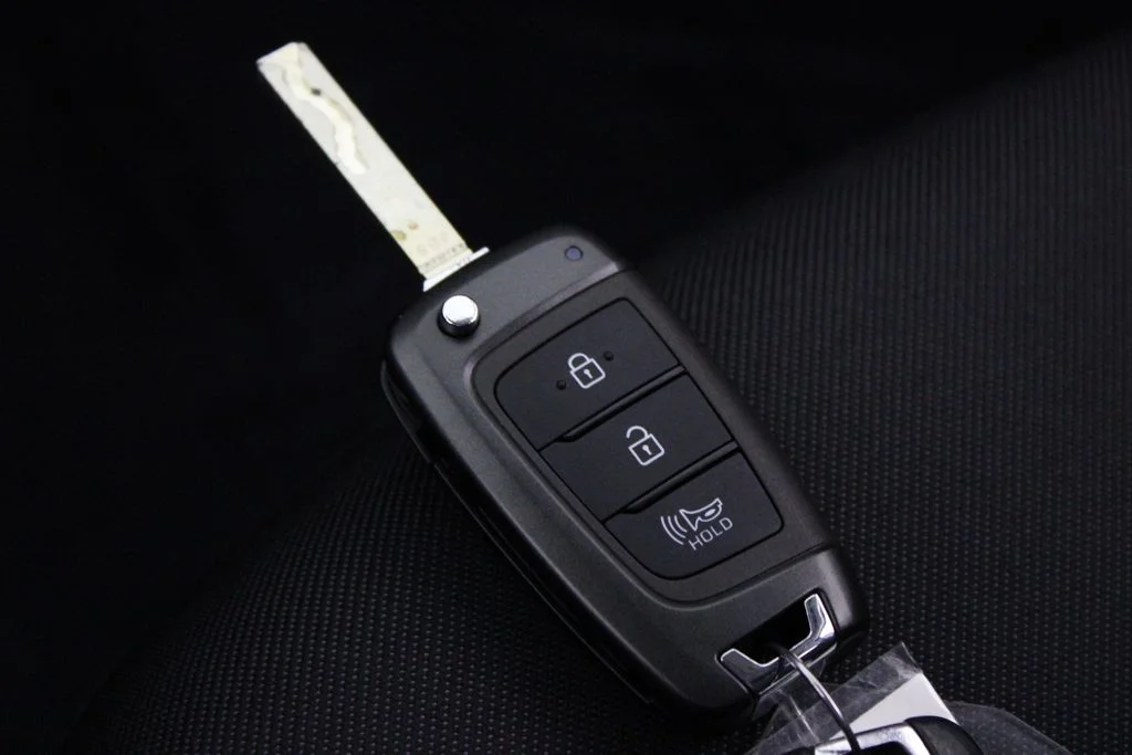 Used 2024 Black Hyundai SE image 28