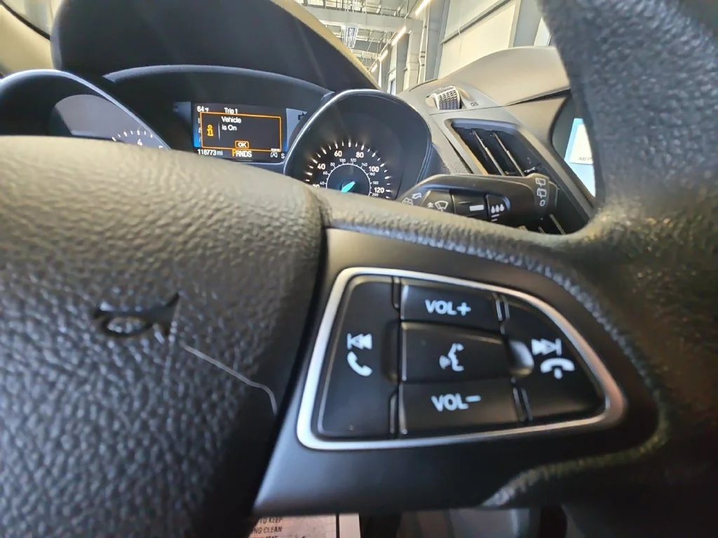 Used 2018 Blue Ford SE image 25