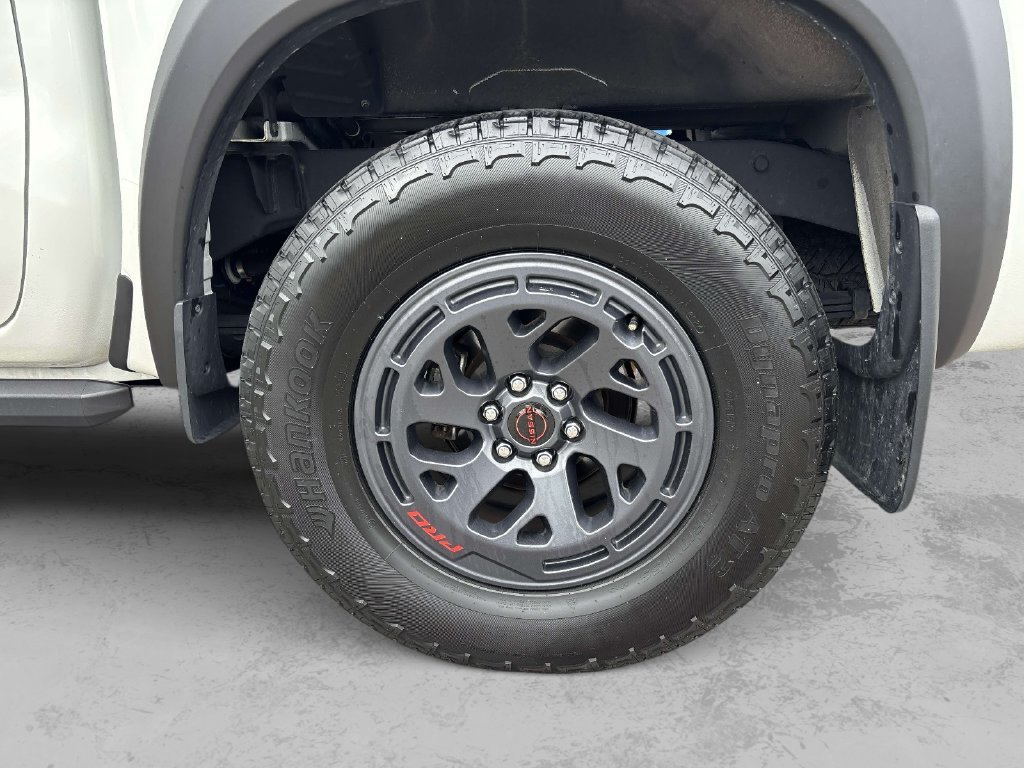 Used 2025 White Nissan PRO-4X image 11