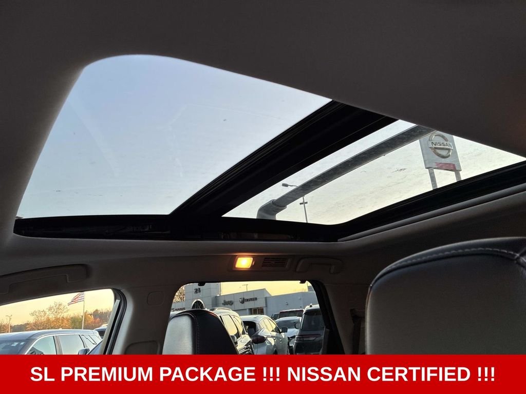 Used 2023 White Nissan SL image 24