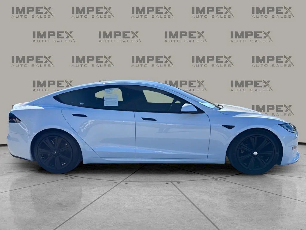 Used 2024  Tesla Long Range image 6
