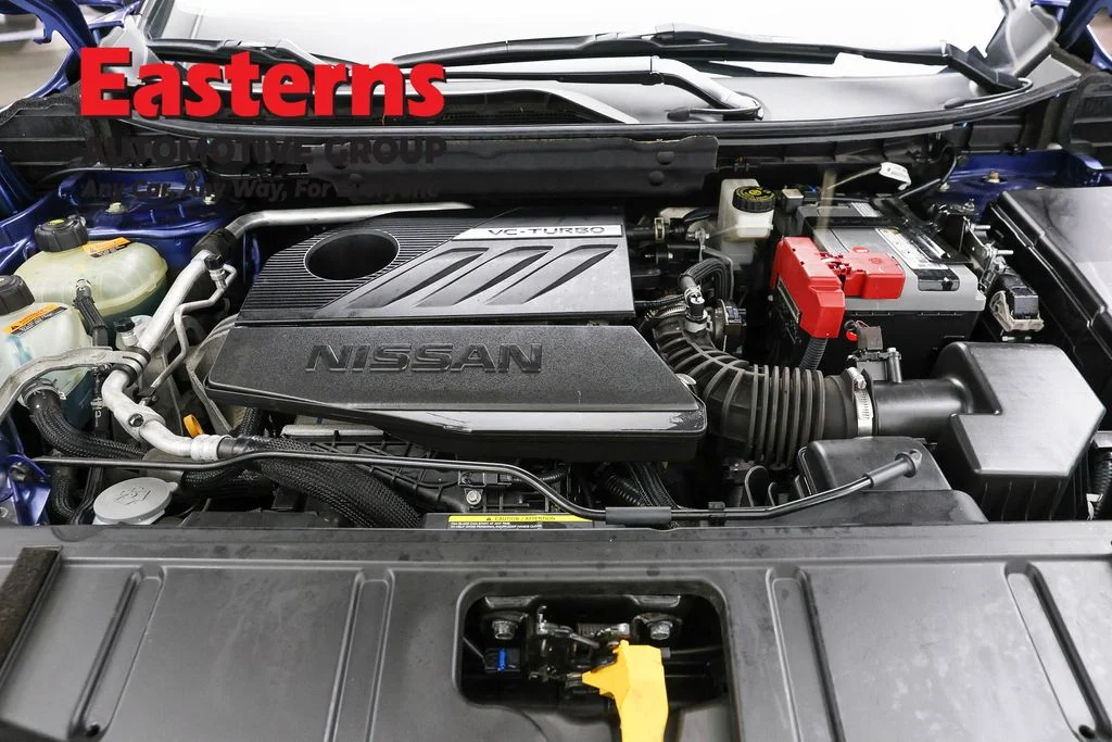Used 2023 Blue Nissan Platinum image 7