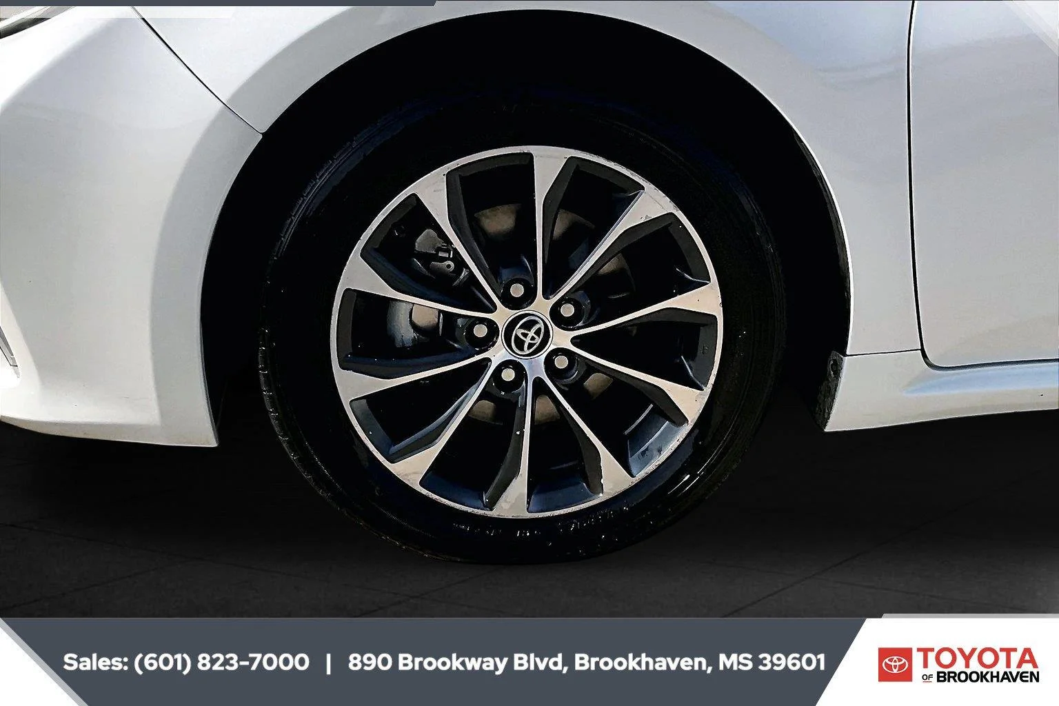 Used 2016 Blizzard Pearl Toyota XLE Plus image 7
