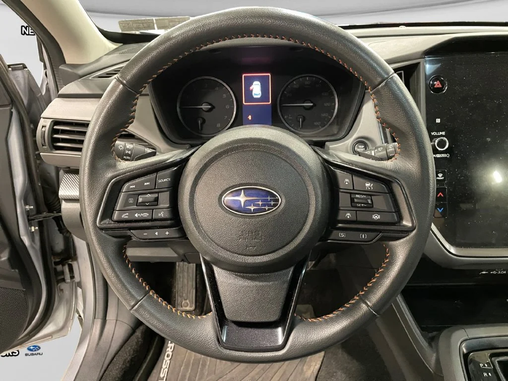 Used 2024 Ice Silver Metallic Subaru Limited image 12