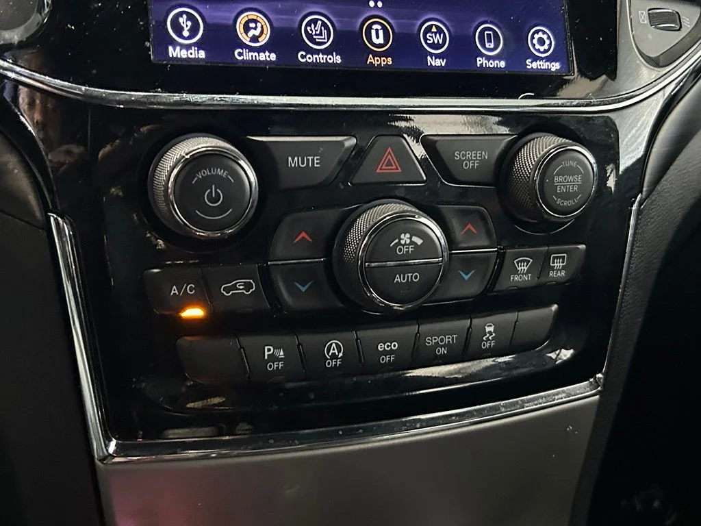 Used 2020 Bright White Clearcoat Jeep Altitude image 23