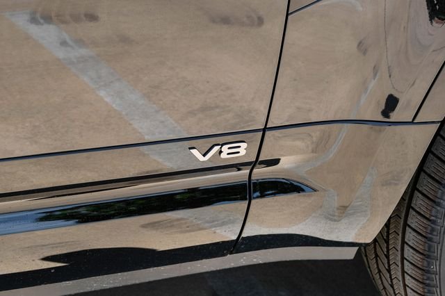 New 2026 Santorini Black Metallic Land Rover V8 image 60
